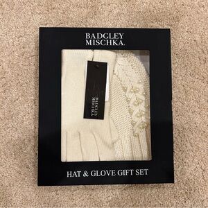Badgley Mischka Ivory hat and glove set NWT